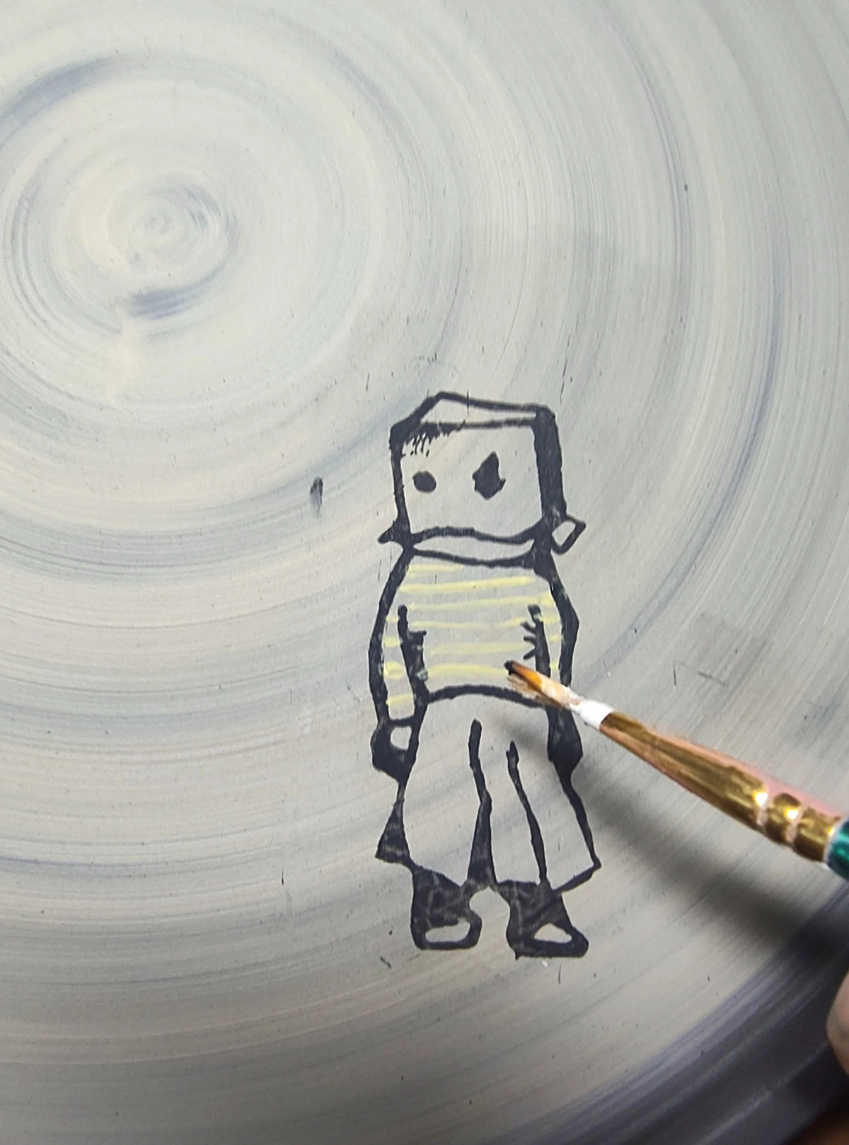 Kontur der Figur mit Pinsel